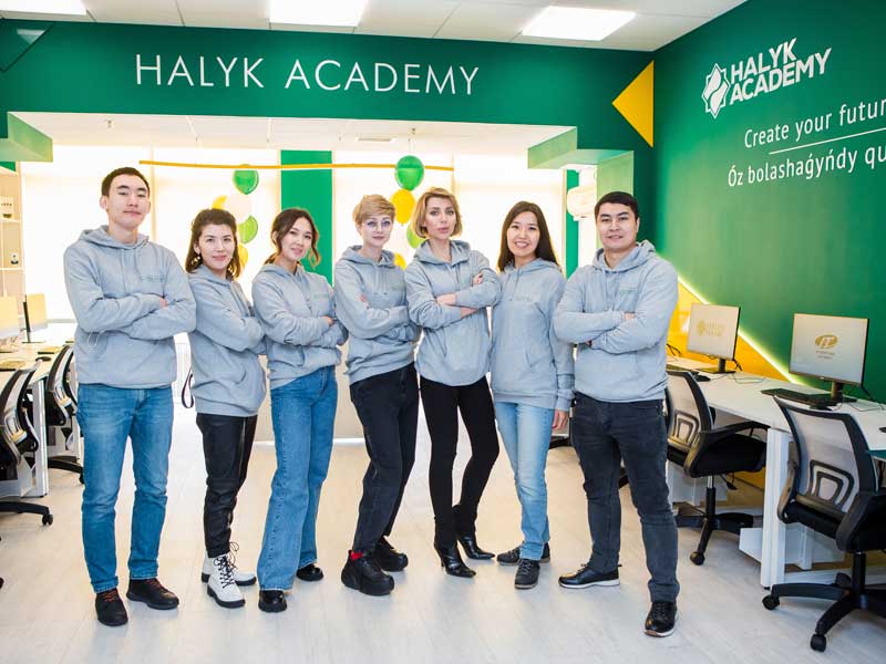 Halyk Bank совместно с университетом АО «МУИТ» запустил учебные лаборатории и обучающие программы для подготовки профильных IT специалистов в рамках проекта Halyk Academy