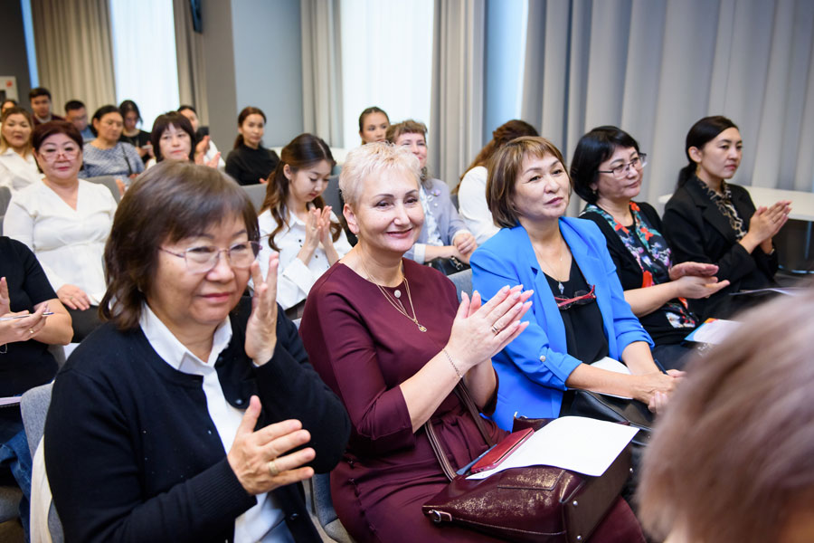 Алматы қаласындағы педагогтар конференциясы: Қазақстан салауатты ұрпақты қалай тәрбиелеуде